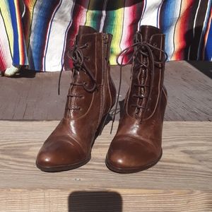 Tentazione leather booties